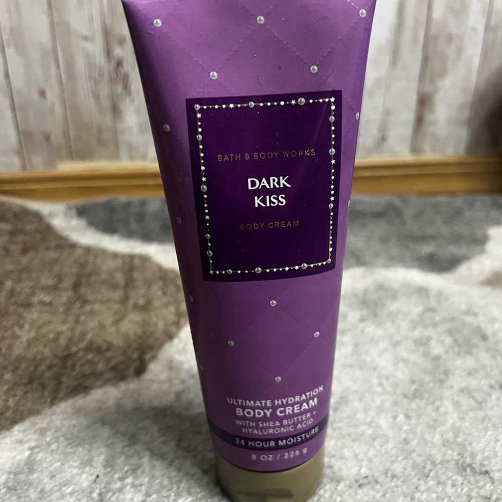 Bath & Body Works Dark Kiss Body Cream - Rich Purple